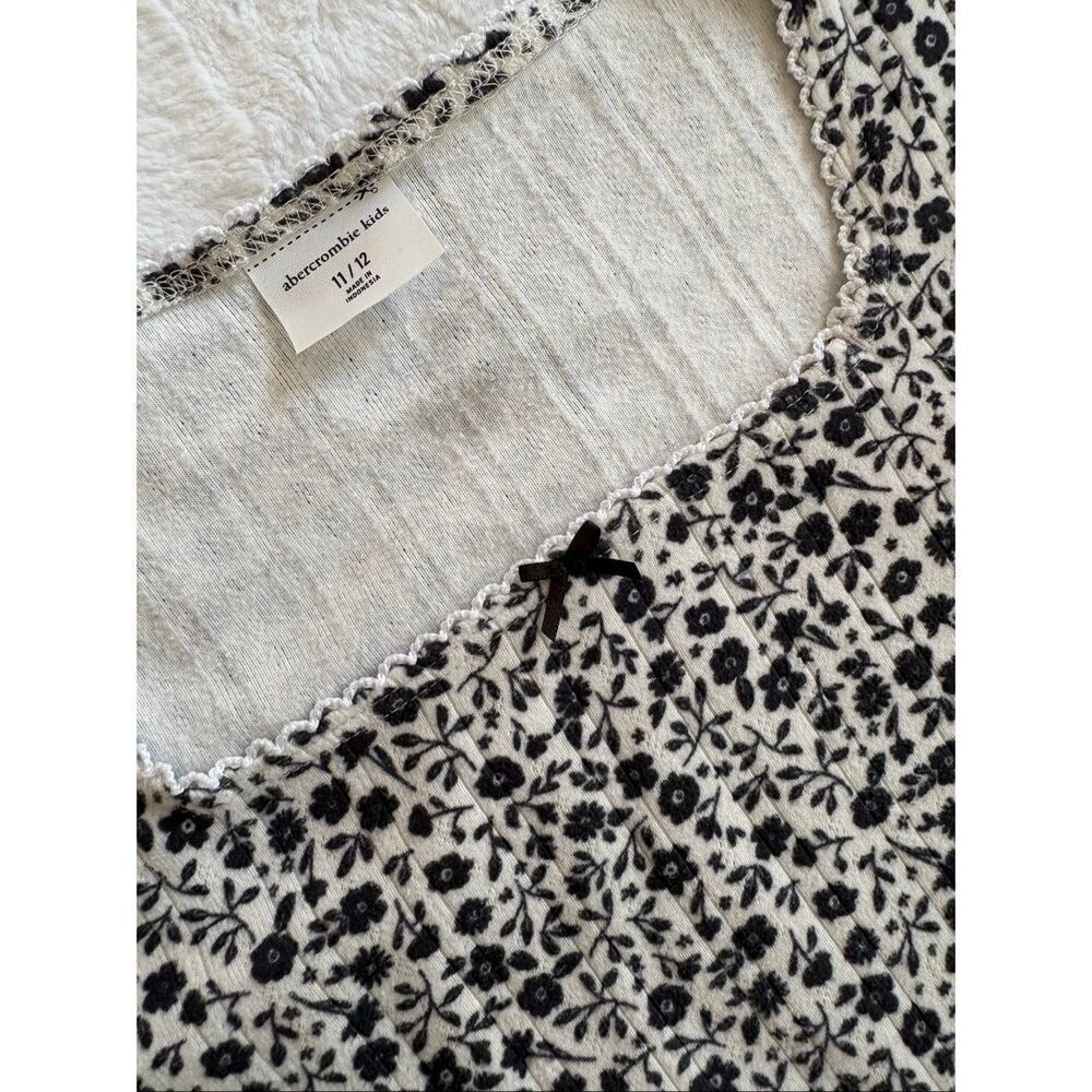 Abercrombie kids girls square neck tee size 11/12